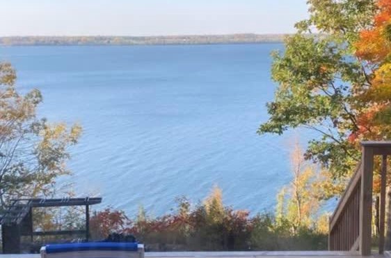 Tanglewood - Large Waterfront Home in PEC