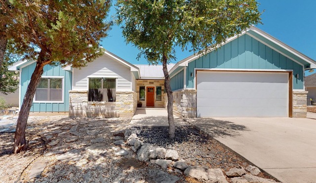 Tanglewood Retreat | Updated house in Spring Branch with a large yard