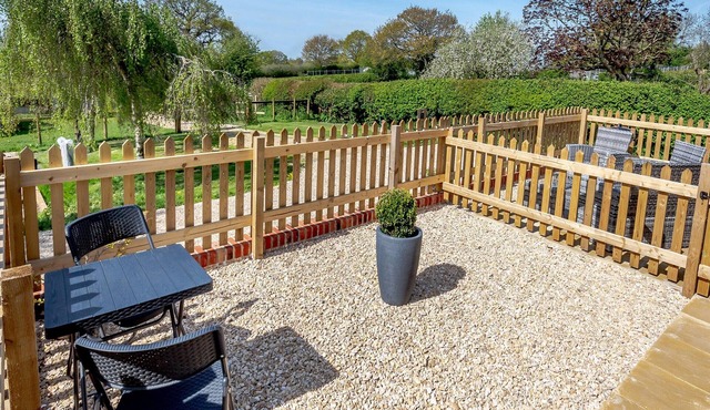 Tanglin Farm - Trip the Daisy