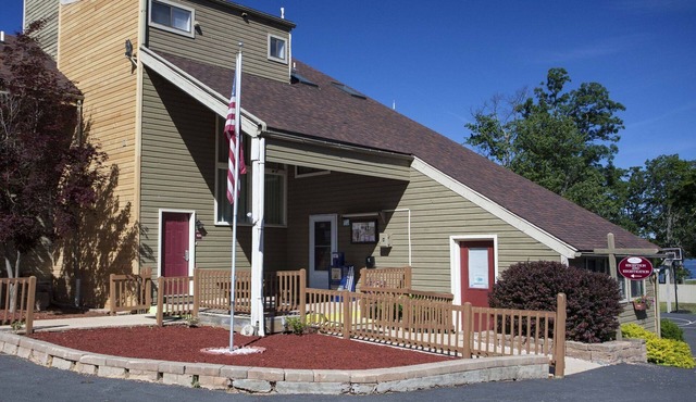 Tanglwood Resort 2br suite, Saturday check-in