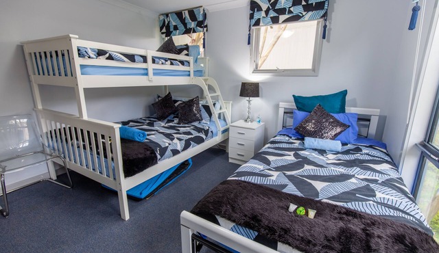 Tanjil Creek Lodge - Bedroom 2 (Great Views)