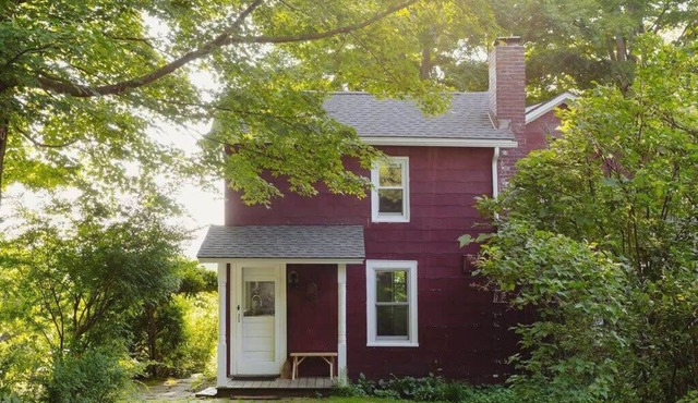 Tanner Farmhouse - Rural Cozy Escape