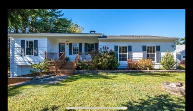 Tantallon Guest Room with Private Beach
