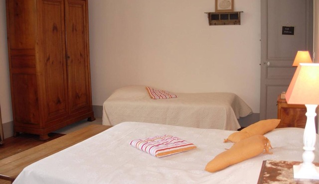 Tante Arthémise family room