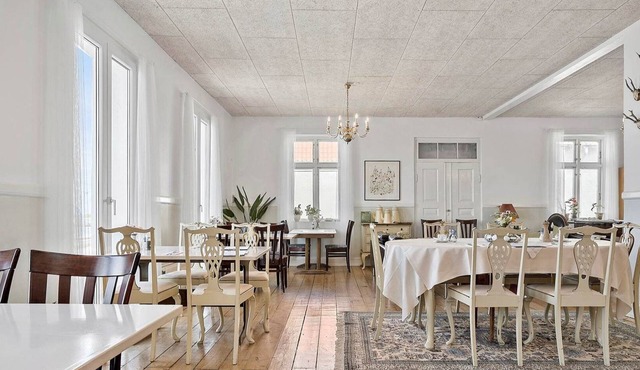 Tante Tut & Onkel E Hotel