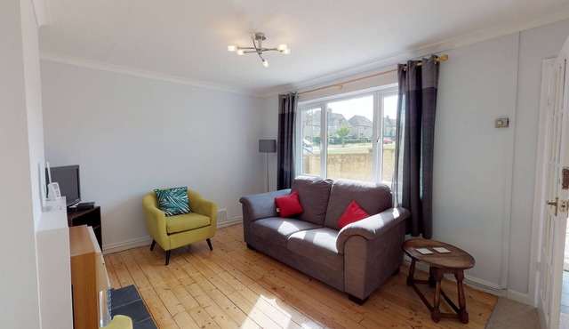 Taphouse Avenue | Witney Holiday Let | 2 Beds & Sleeps 4