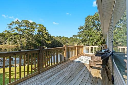 Tara's Riverfront Hideaway