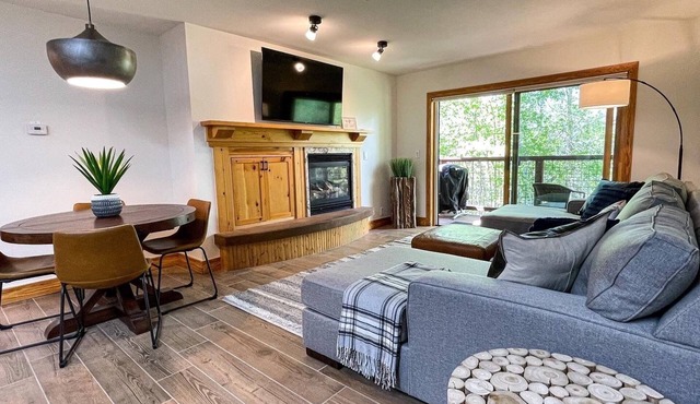 Targhee Creekside Condo - direct shuttle service to Targhee!