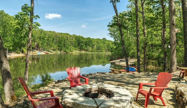 Tarnhouse Lakefront Cottage by StayLage