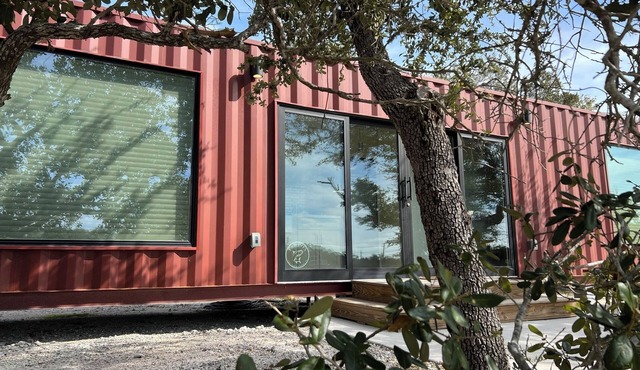 Tarpon Container Home - Fish Camp Rockport