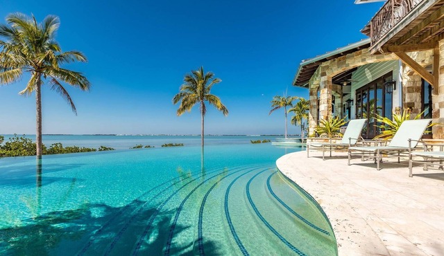 Tarpon Ranch - Live the Resort Life at Tarpon Ranch, Open Water, Pool/Spa & Dog Friendly!