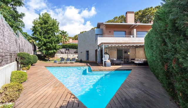 TARRACO - DESIGN and PRIVACY - 10min from the BEACH