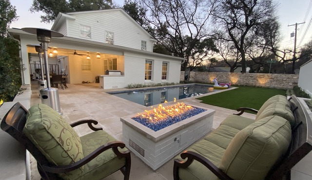 Tarrytown Colonial Farmhouse with Resort Pool