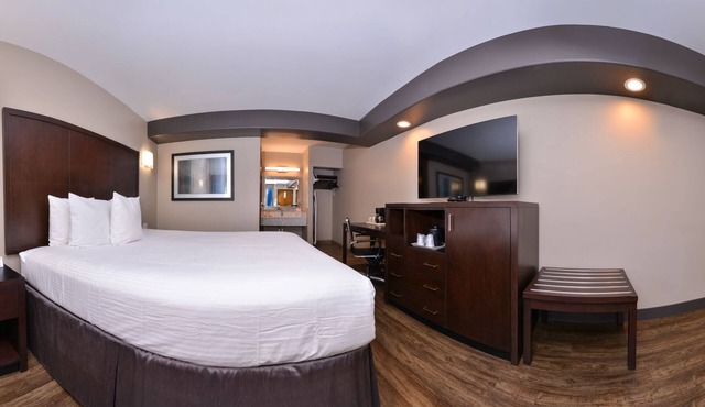 Tarzana Inn