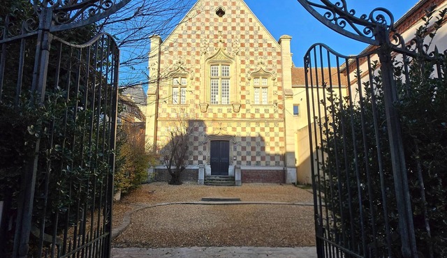 Tastefully renovated historic monument and garden