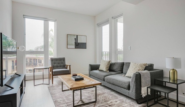 Tasteful 1BR w/Gym & Elev, nr Dining & Bars, by Blueground