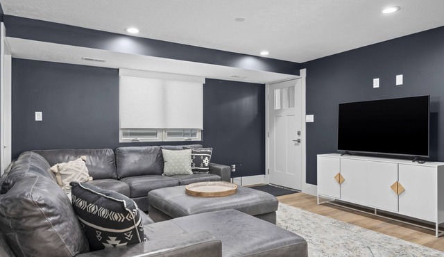 Tasteful 2 bedroom Apartment in Gorgeous Mountains