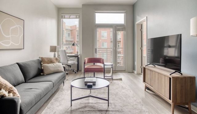 Tasteful Boulder 1BR w/ Pool & Gym, by Blueground