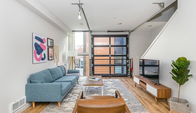 Tasteful Fremont 2BR w/Lots of Light, nr Canal Park, by Blueground