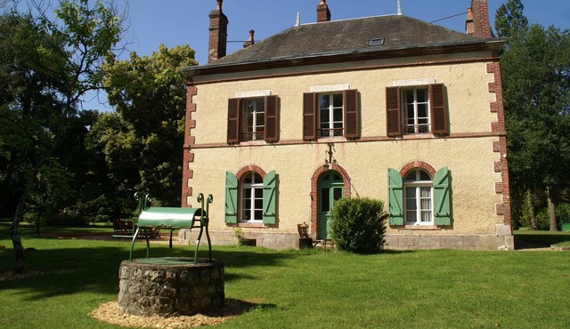 Tasteful Holiday Home with Garden in Cernoy-en-Berry France