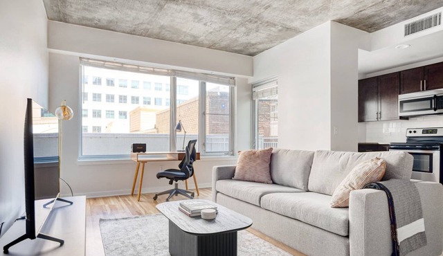 Tasteful LoDo 1BR w/ W/D, Pool & Gym, near Union Station, by Blueground