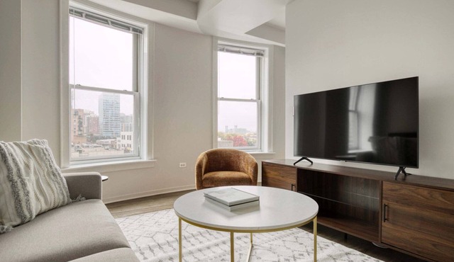Tasteful South Loop 1BR nr L & Grant Park, by Blueground