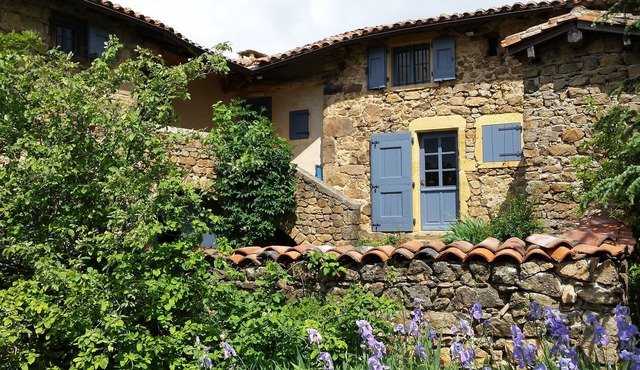 Tastefully renovated old stone farmhouse - heart of Monts du Lyonnais mountains