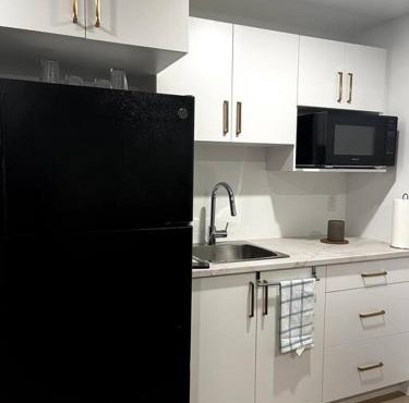 Tastefully furnished Apartment 5 Mins from Airport