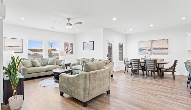 Tastefully furnished apartment in Katy!
