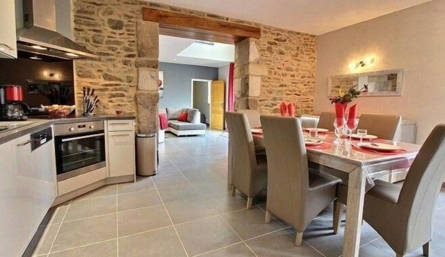 Tastefully renovated cottage in 2017