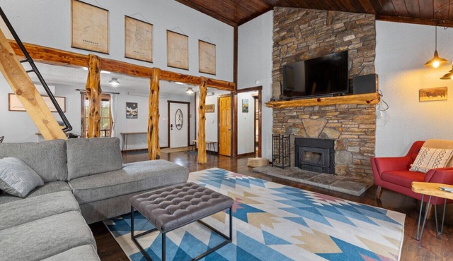 Tatanka Getaway with Hot tub & Game Room