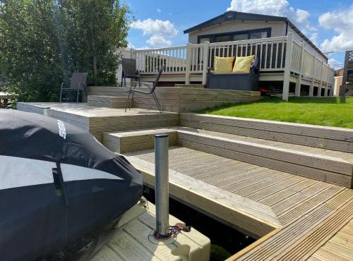 Tattershall Lakes Jet Ski Lake 3 Bedroom Cabin with Private jet ski dock