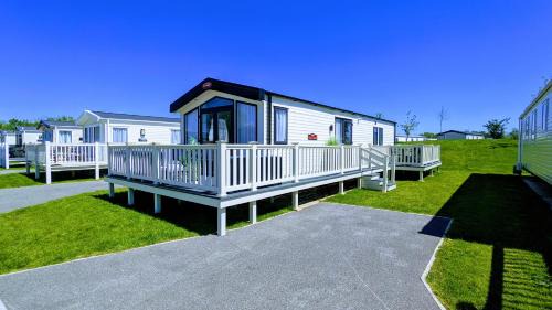 Tattershall Lakes - Merlin Point