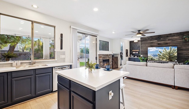 Tatum Highlands - Dog Friendly! Modern home w/Gym