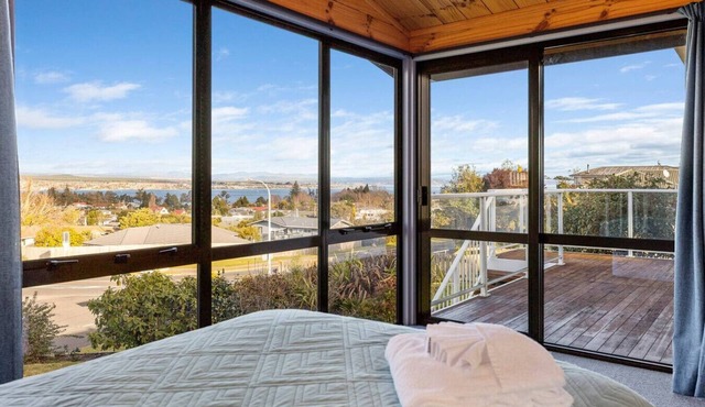 Taupo Views-family Retreat and close to everything