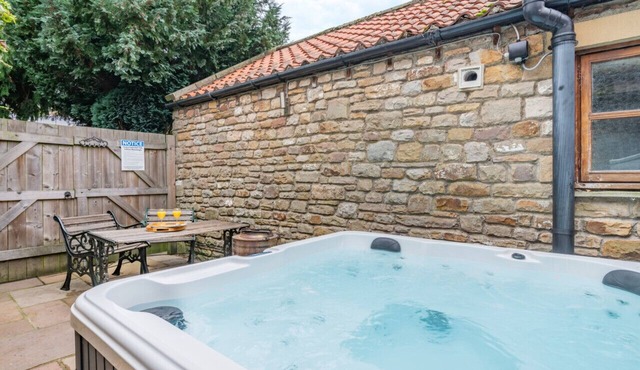 Tavern Cottage - One Bedroom House, Sleeps 2