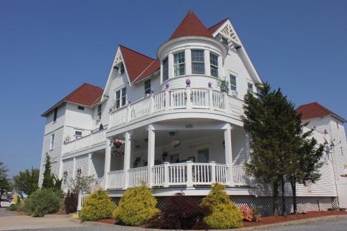 Tavern on the Bay Hotel - Meyer Lansky Suite