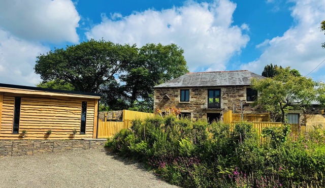 Tawnawood - Traditional Stone Cottage by Cardinham Woods & Bodmin Moor