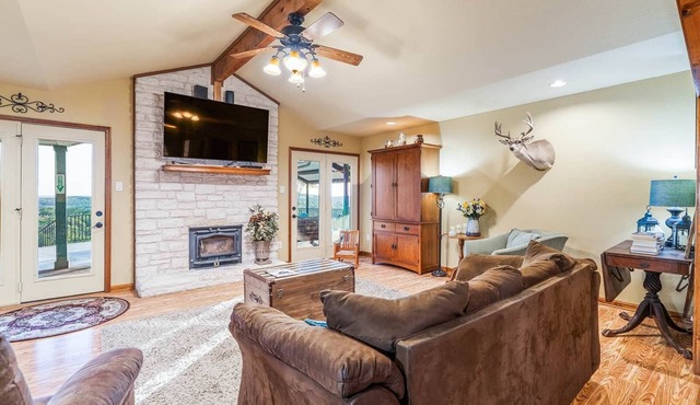 Tawnya’s Secret Hideaway | 20-Mile Views Firepit