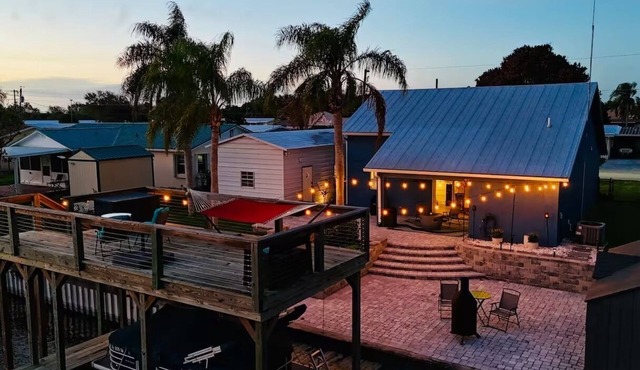 Taylor Creek Isles Cottage with Lake Access + Deck