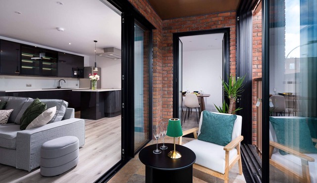 Taylor | Luxury 2 bedroom apartment with balcony