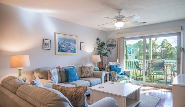 TB 10F Updated Second floor Condo True Blue Golf/Tennis/Pool Accessible