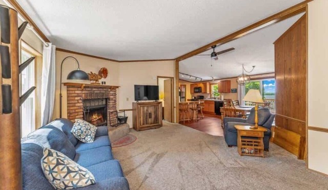 TB-15 Thunder Bay Resort Cabin15