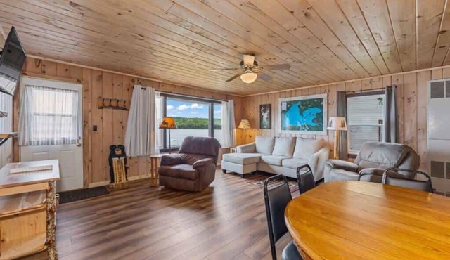 TB3 Thunder Bay Resort Cabin 3