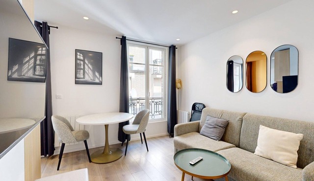 TBS 32 - Charming apartment in Paris