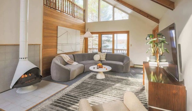 TC Lake House w/Hot Tub, Pontoon, & Game Room!