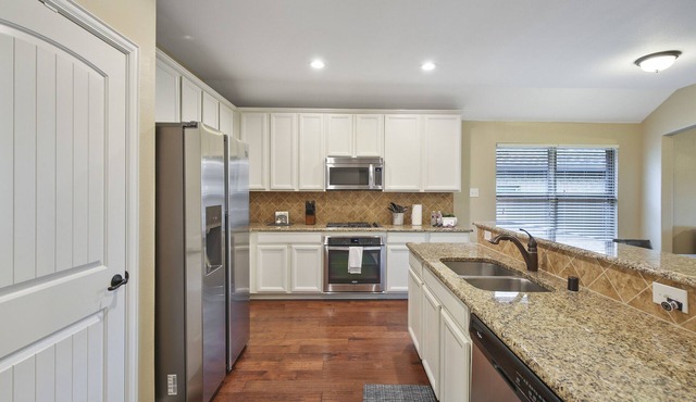 TCH - 3BR/2BA Home in Little Elm - DL