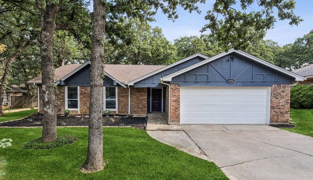 TCH -Comfy 3bd/2ba home in Fort Worth w/Workspace