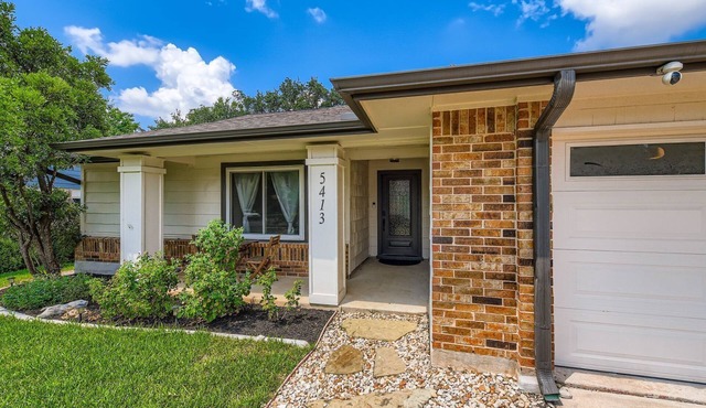 TCH - Comfy 4bd/2ba home in Austin with Workspace