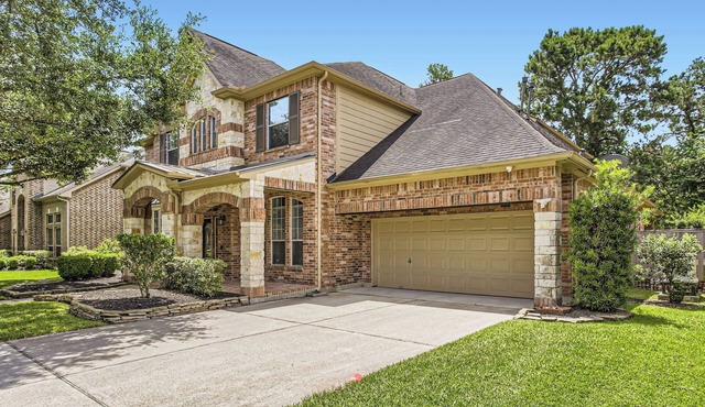 TCH - Luxury 4bd/3ba in Kingwood Area with Office